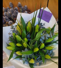 Load image into Gallery viewer, Oriental Lily Bouquet
