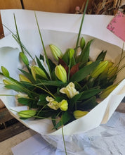 Load image into Gallery viewer, Oriental Lily Bouquet
